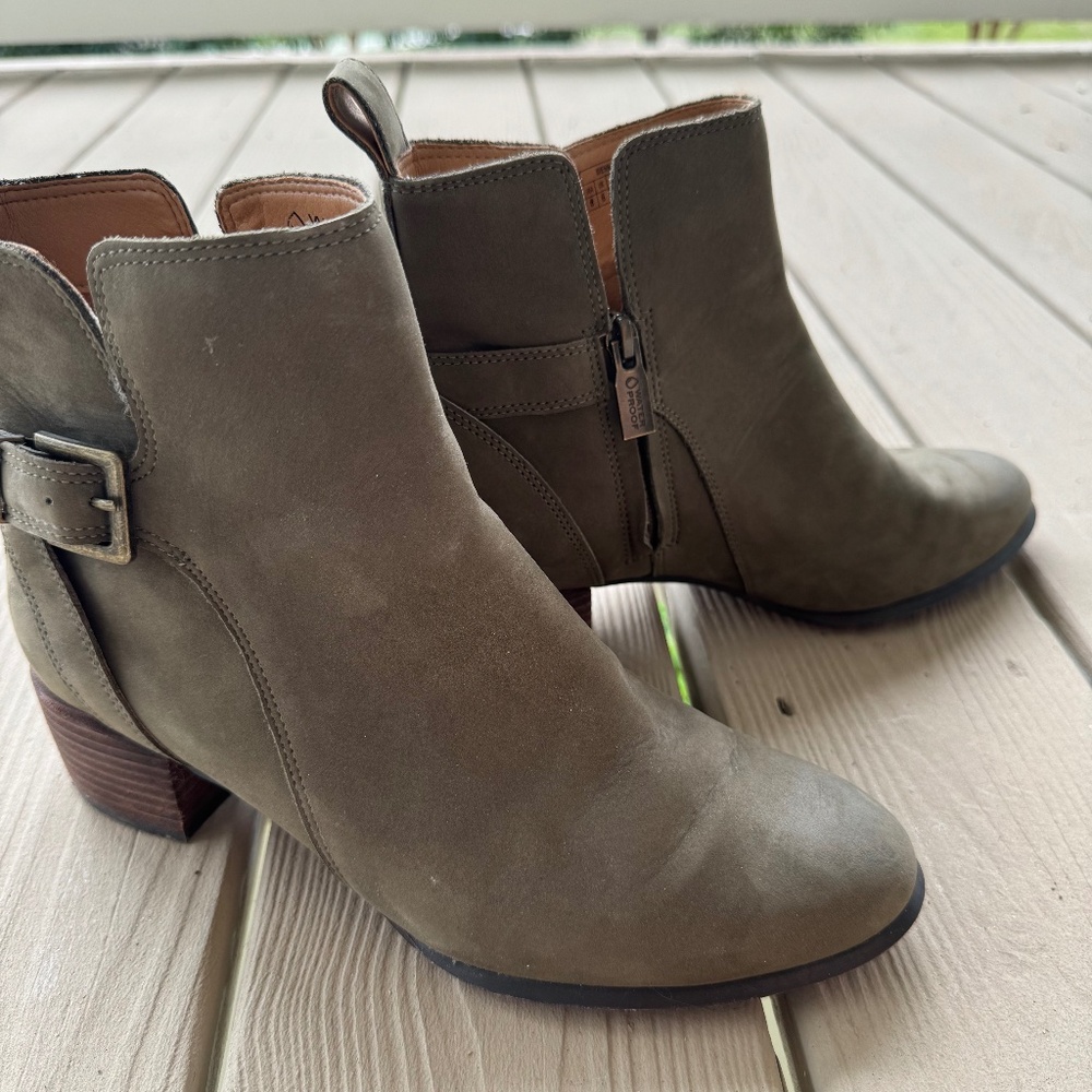 Olive Waterproof Leather Ankle Boots Size 8
